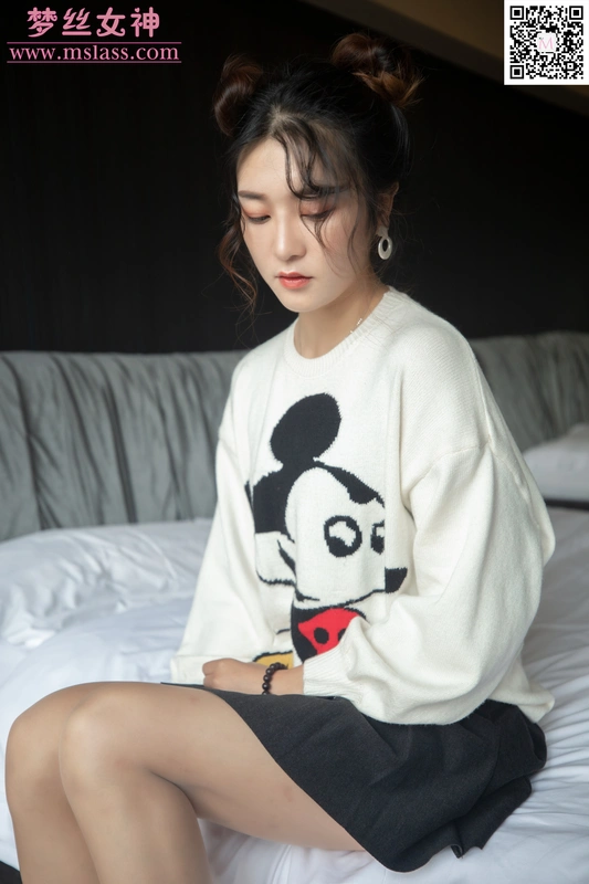 11.12 NO.063 雨晨 白卫衣下的丝袜 - MSLASS梦丝女神